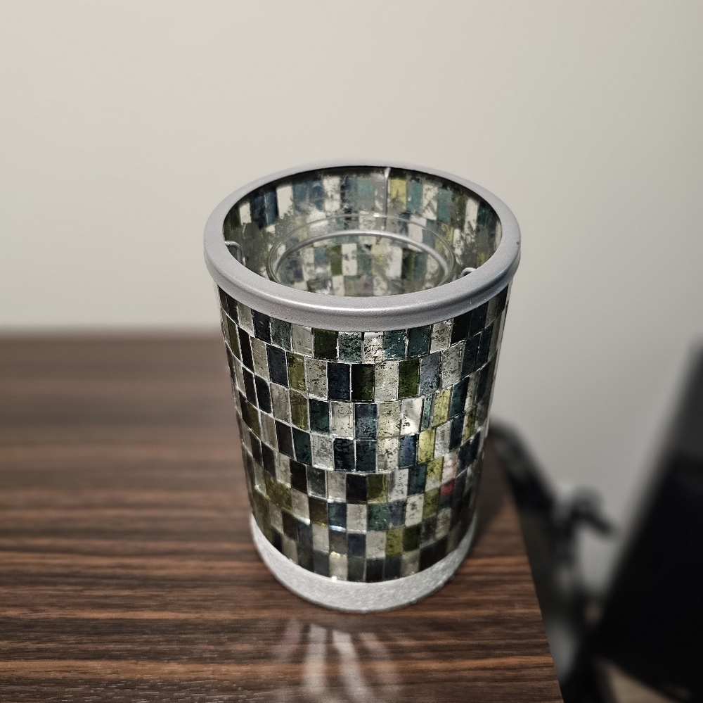 Scentsy Wax Warmer Stained Glass - Picture 5 of 5